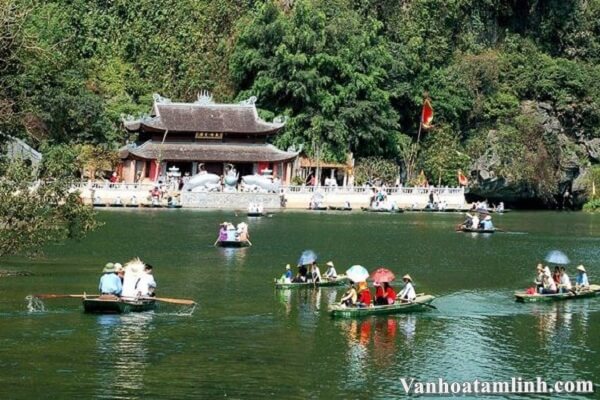 Lễ hội chùa Hương - Lễ hội lớn nhất Việt Nam-2
