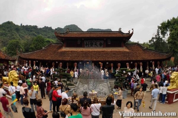 Lễ hội chùa Hương - Lễ hội lớn nhất Việt Nam