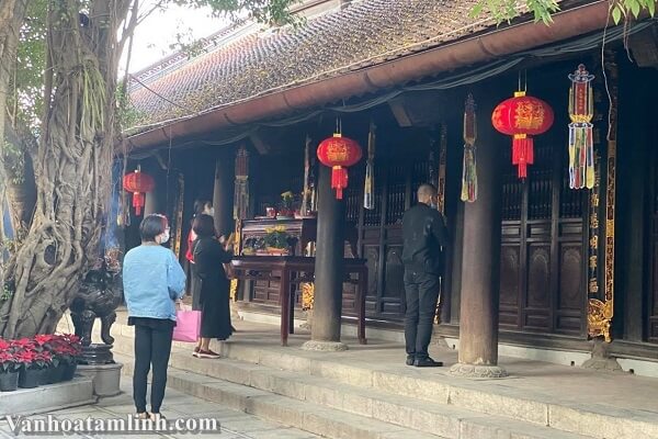 Cầu tình duyên tại chùa Hà