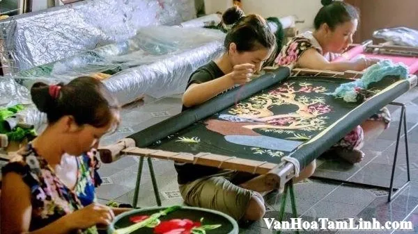 Ông tổ nghề thêu Lê Công Hành