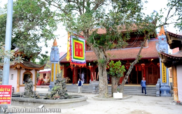 Đền Mẫu Ỷ La ở Tuyên Quang