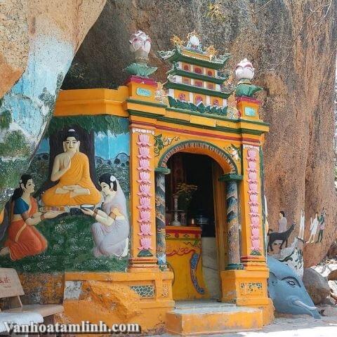 Vẻ đẹp của chùa Hang ở Tuy Phong, Bình Thuận