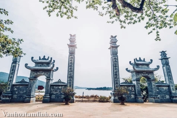 Đền Cô Bơ Bông ở Hà Trung, Thanh Hoá