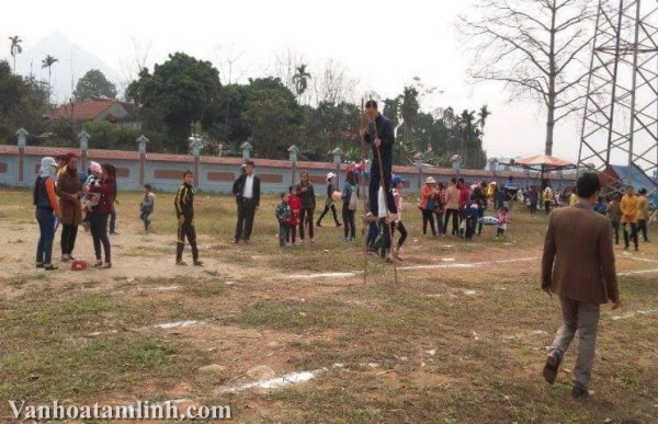 Đền Hạ ở Ba Vì, Hà Nội thờ Đức Thánh Tản