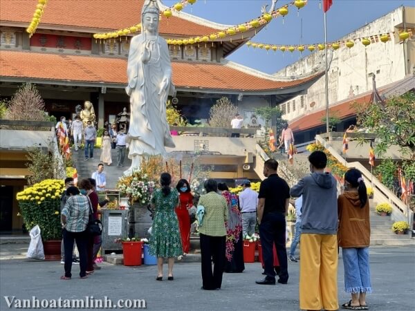 Lễ chùa đầu năm &#8211; nét đẹp văn hoá Việt