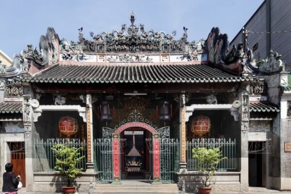 Những ngôi chùa cầu duyên nổi tiếng linh thiêng ở Sài Gòn