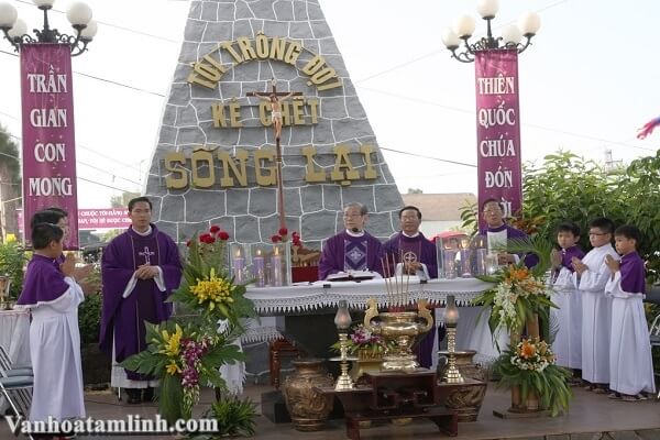 Mùng hai Tết có nên làm lễ ngoài nghĩa trang?