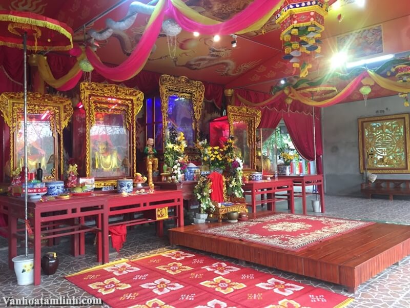 Đền Truông Bát thờ Bà Chúa Lộc (Lộc Hoa Công Chúa) ở Hà Tĩnh