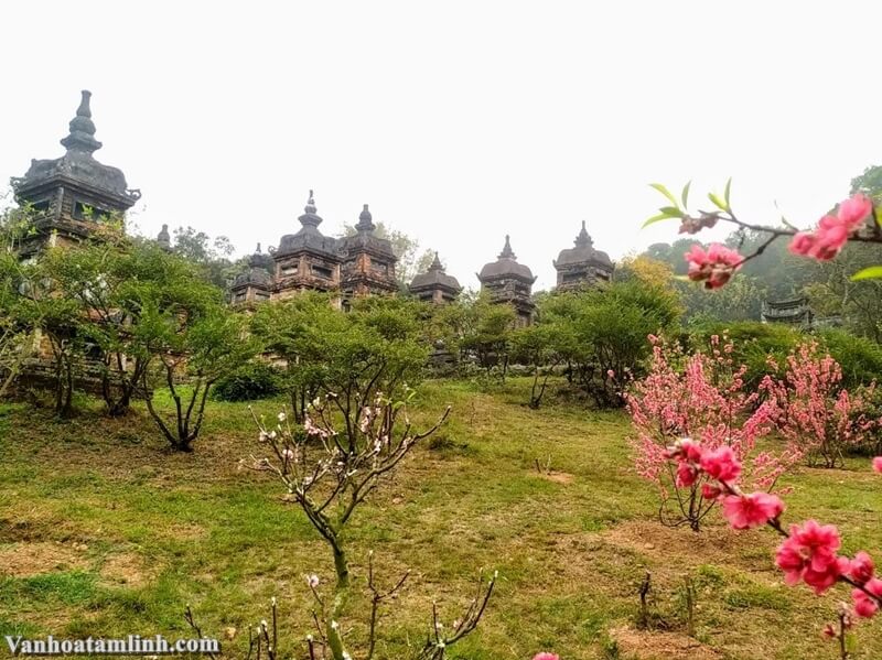Vườn tháp chùa Bổ Đà, Bắc Giang