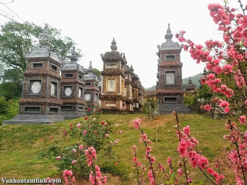 Vườn tháp chùa Bổ Đà, Bắc Giang