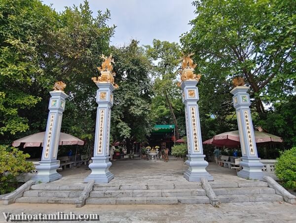 Đền thờ ông Hoàng Ba tại Hà Nội