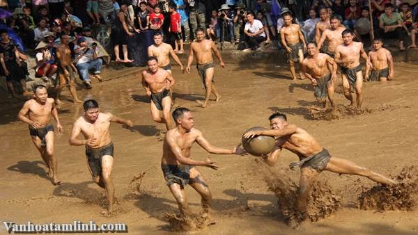 Lễ hội vật cầu nước làng Vân ở Bắc Giang