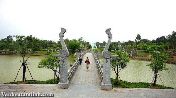 Đền Quốc Tổ Lạc Long Quân tại Việt Trì, Phú Thọ