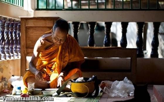 Phật dạy: Ăn nhiều, tăng cân, giảm thọ