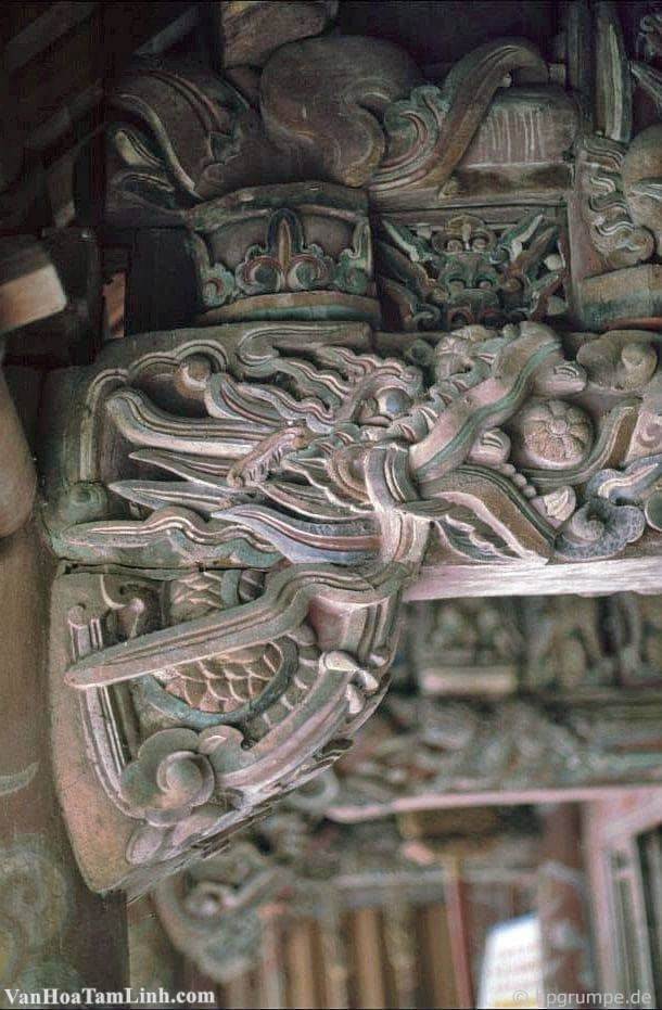 Đền thờ Đinh Tiên Hoàng đế ở Hoa Lư, Ninh Bình chụp năm 1990