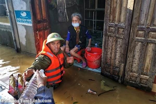 Lòng yêu thương con người là gì?