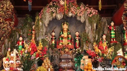 Động Sơn Trang (Cung Sơn Trang) là gì? Thờ ai và được bài trí như thế nào?