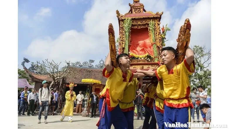 Kiệu thờ là gì? Đặc điểm, ý nghĩa và vai trò trong lễ hội truyền thống